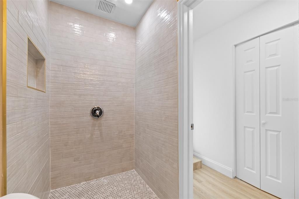 En Venta: $315,000 (3 camas, 2 baños, 1128 Pies cuadrados)