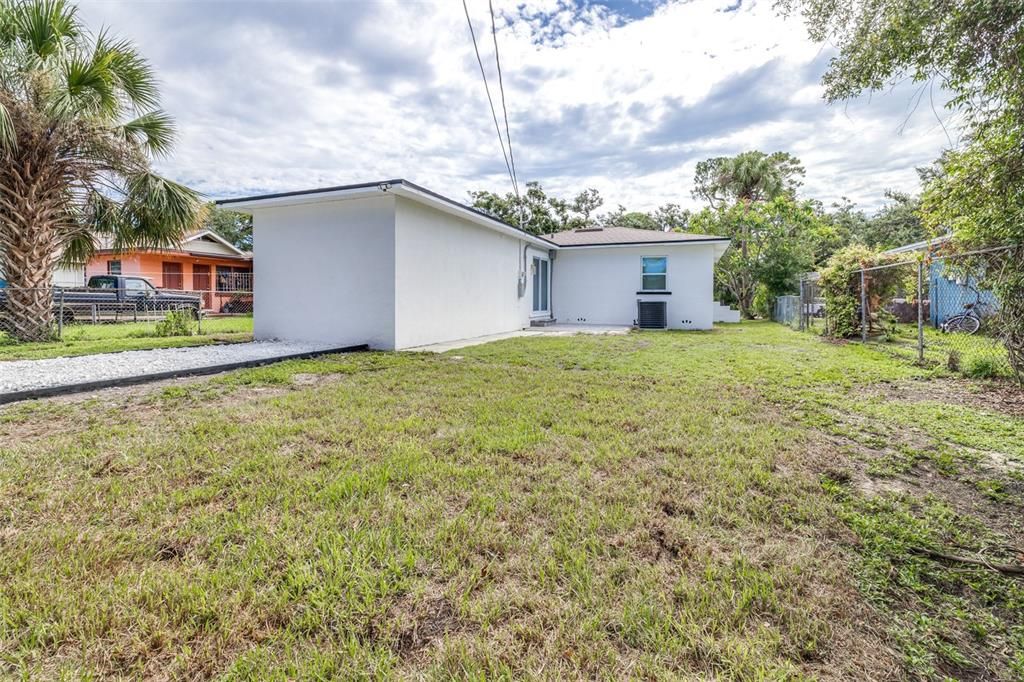 En Venta: $315,000 (3 camas, 2 baños, 1128 Pies cuadrados)