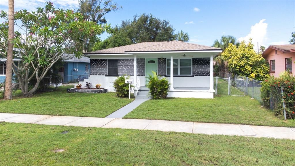En Venta: $315,000 (3 camas, 2 baños, 1128 Pies cuadrados)