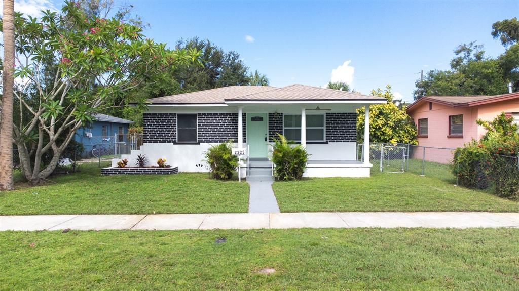 En Venta: $315,000 (3 camas, 2 baños, 1128 Pies cuadrados)