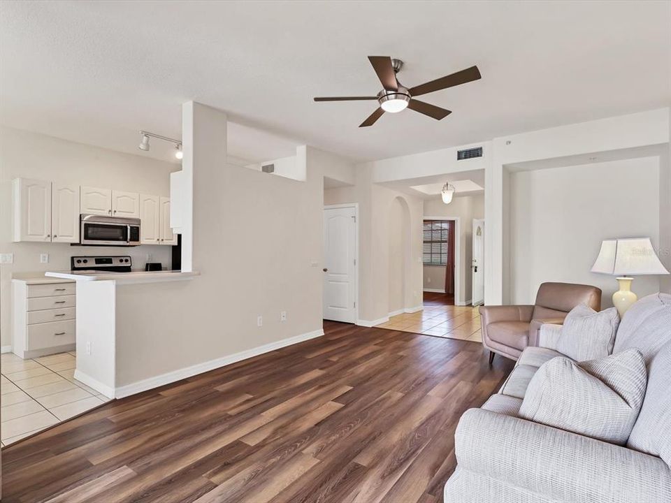 For Rent: $2,350 (3 beds, 2 baths, 1467 Square Feet)