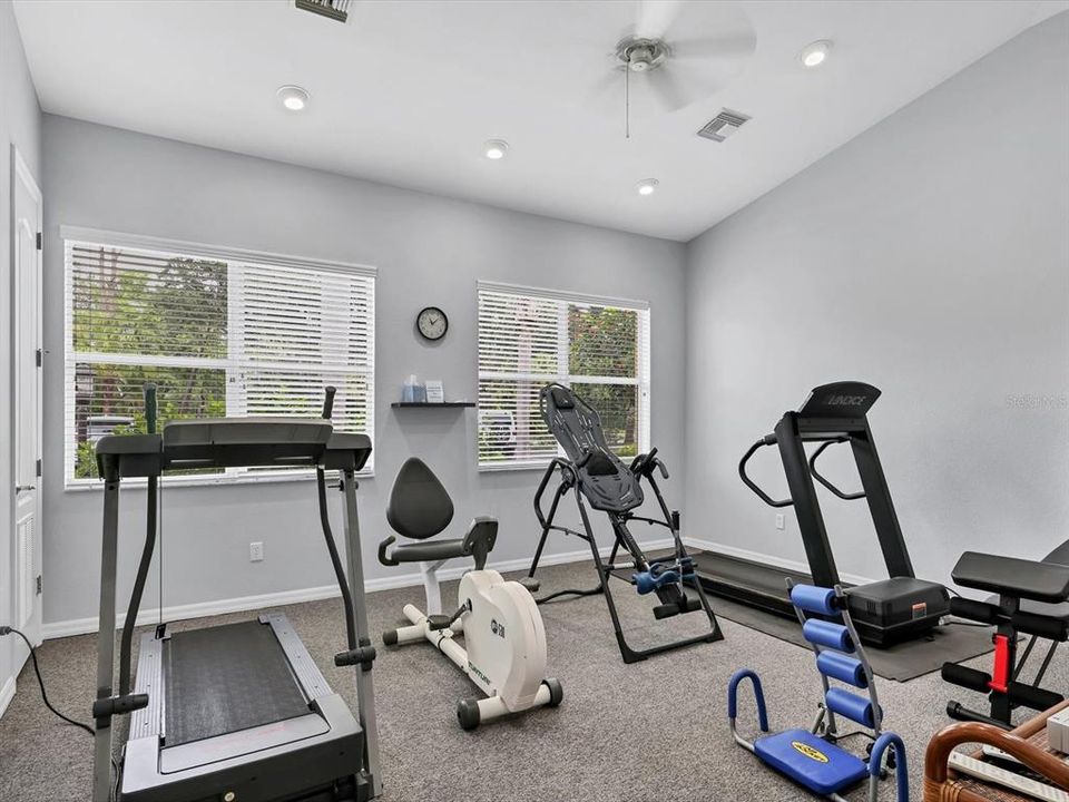 For Rent: $2,350 (3 beds, 2 baths, 1467 Square Feet)