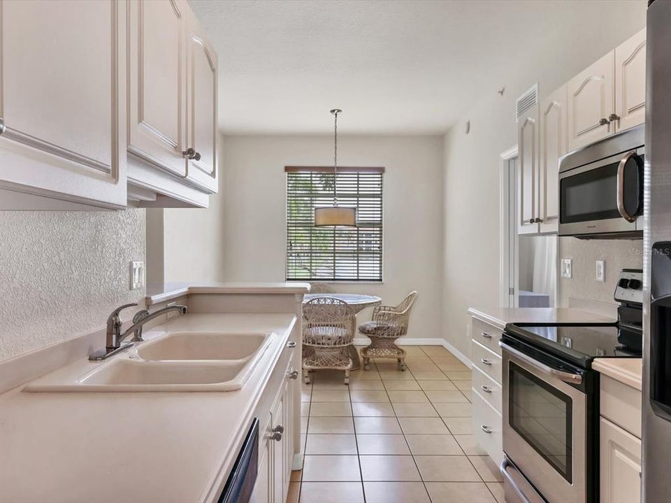 For Rent: $2,350 (3 beds, 2 baths, 1467 Square Feet)