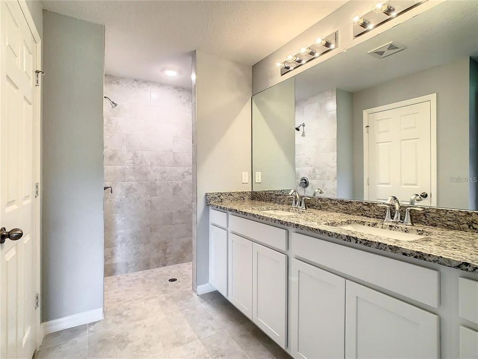 For Rent: $2,300 (4 beds, 2 baths, 1825 Square Feet)