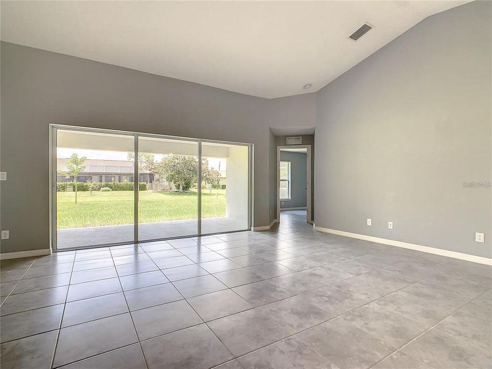 For Rent: $2,300 (4 beds, 2 baths, 1825 Square Feet)