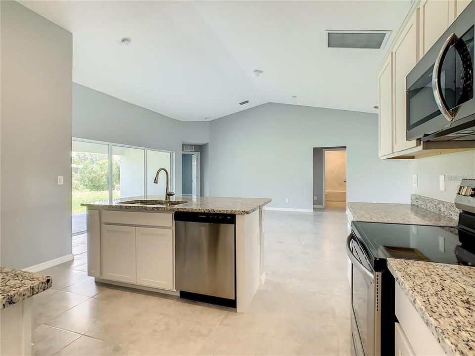 For Rent: $2,300 (4 beds, 2 baths, 1825 Square Feet)