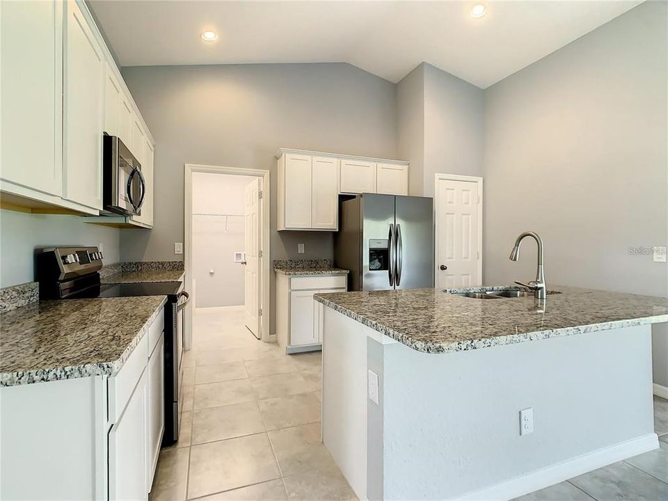 For Rent: $2,300 (4 beds, 2 baths, 1825 Square Feet)