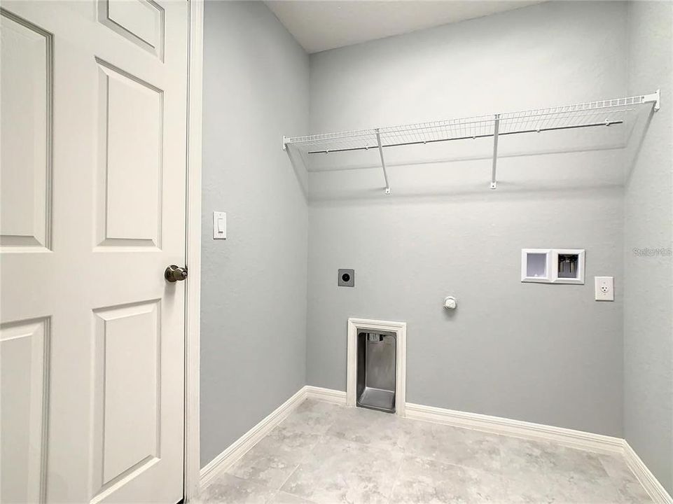 For Rent: $2,300 (4 beds, 2 baths, 1825 Square Feet)
