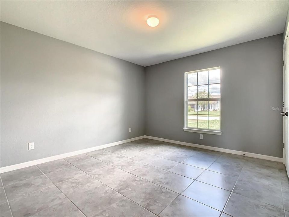 For Rent: $2,300 (4 beds, 2 baths, 1825 Square Feet)