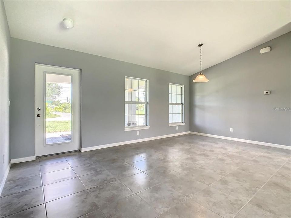 For Rent: $2,300 (4 beds, 2 baths, 1825 Square Feet)