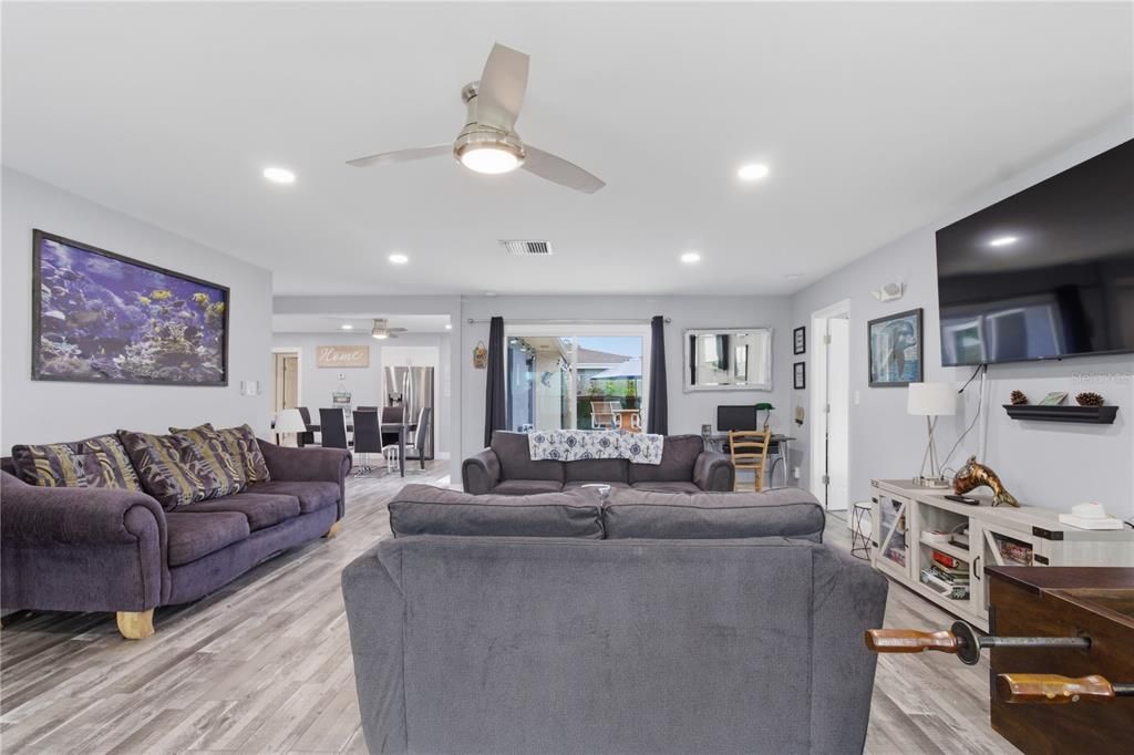For Rent: $2,995 (3 beds, 3 baths, 1884 Square Feet)