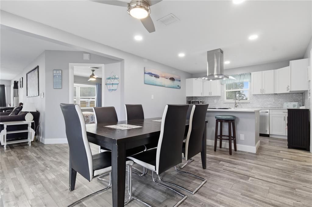 For Rent: $2,995 (3 beds, 3 baths, 1884 Square Feet)