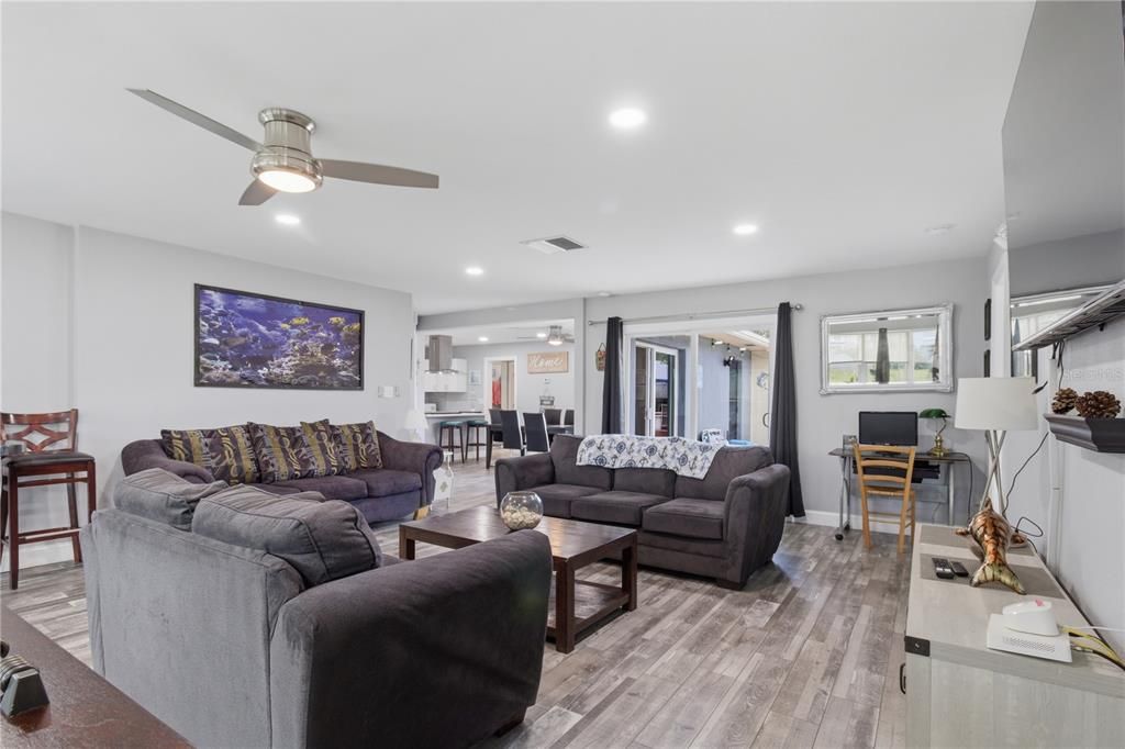 For Rent: $2,995 (3 beds, 3 baths, 1884 Square Feet)