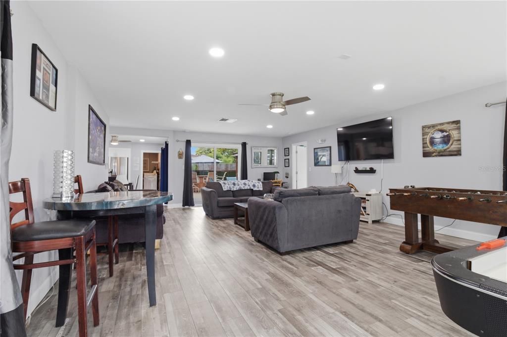 For Rent: $2,995 (3 beds, 3 baths, 1884 Square Feet)