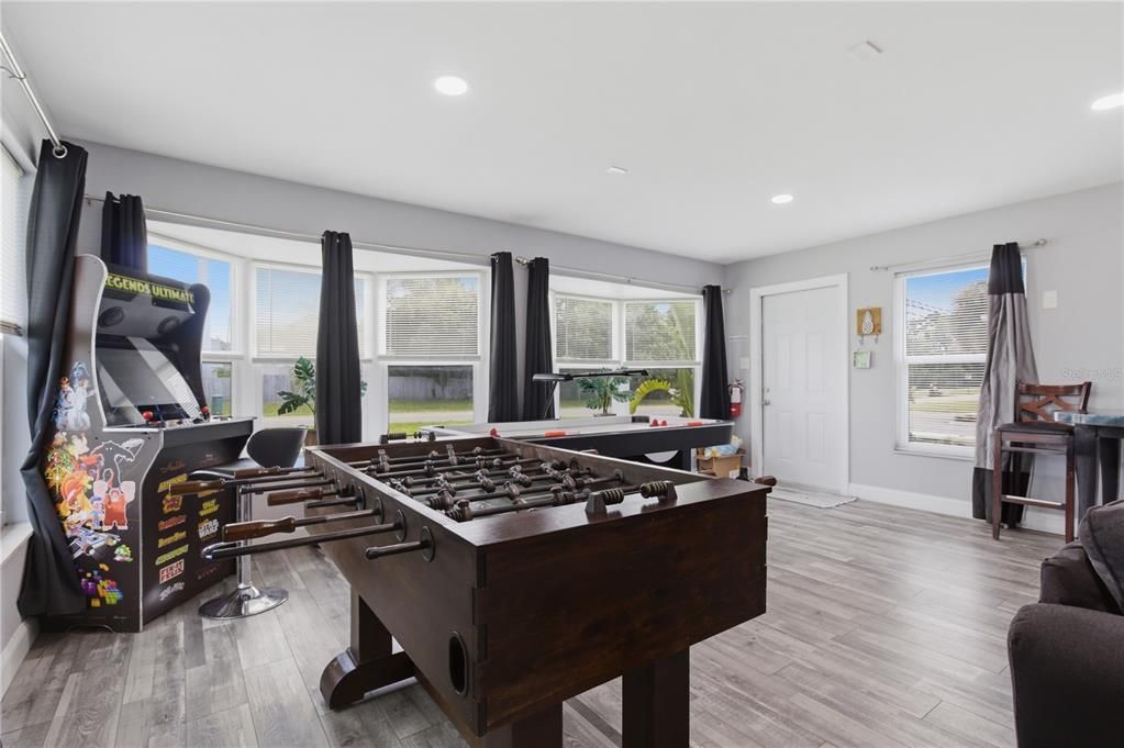 For Rent: $2,995 (3 beds, 3 baths, 1884 Square Feet)
