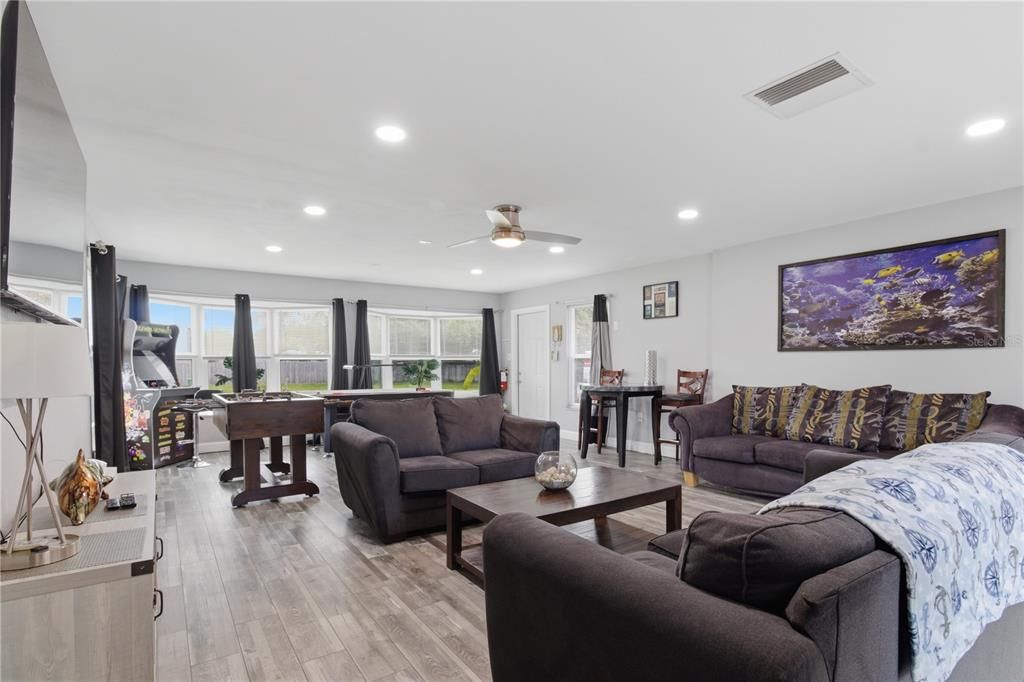 For Rent: $2,995 (3 beds, 3 baths, 1884 Square Feet)