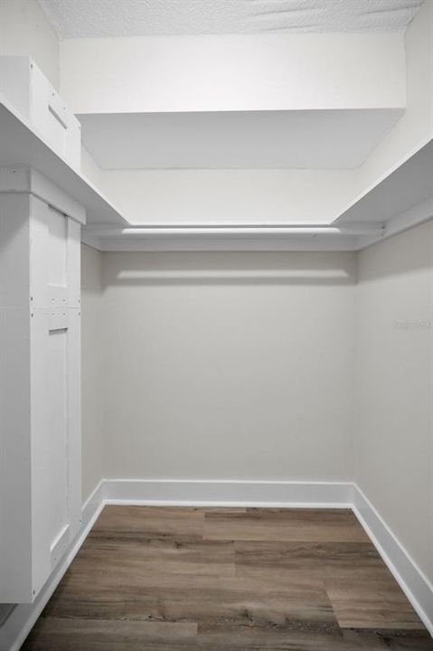 For Sale: $105,000 (1 beds, 1 baths, 760 Square Feet)