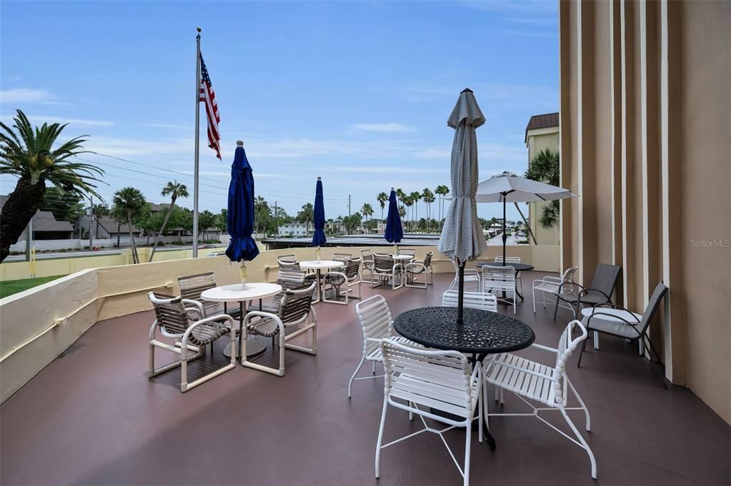 For Sale: $105,000 (1 beds, 1 baths, 760 Square Feet)