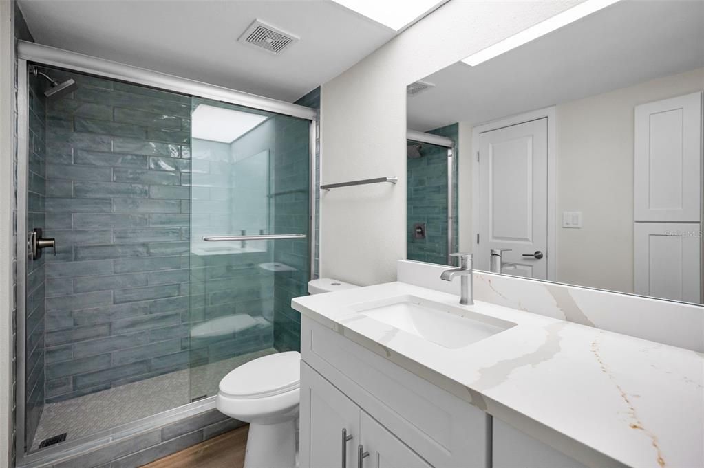 For Sale: $105,000 (1 beds, 1 baths, 760 Square Feet)