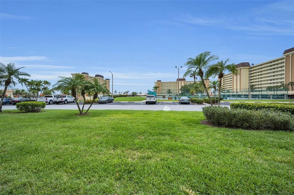 For Sale: $105,000 (1 beds, 1 baths, 760 Square Feet)