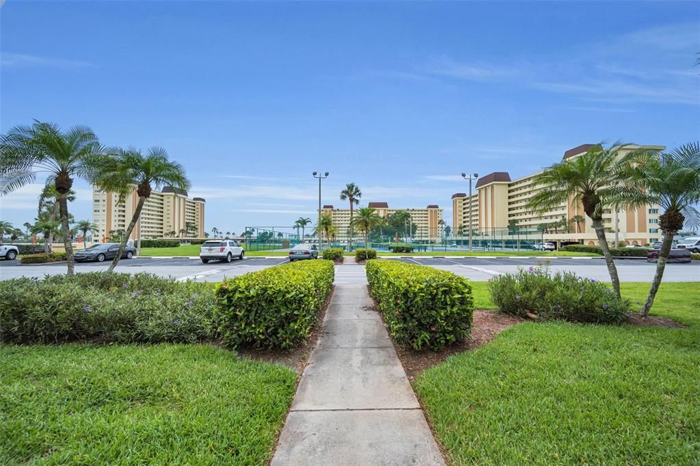 For Sale: $105,000 (1 beds, 1 baths, 760 Square Feet)