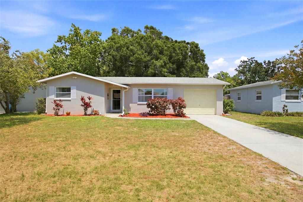 Active With Contract: $347,500 (2 beds, 2 baths, 1460 Square Feet)