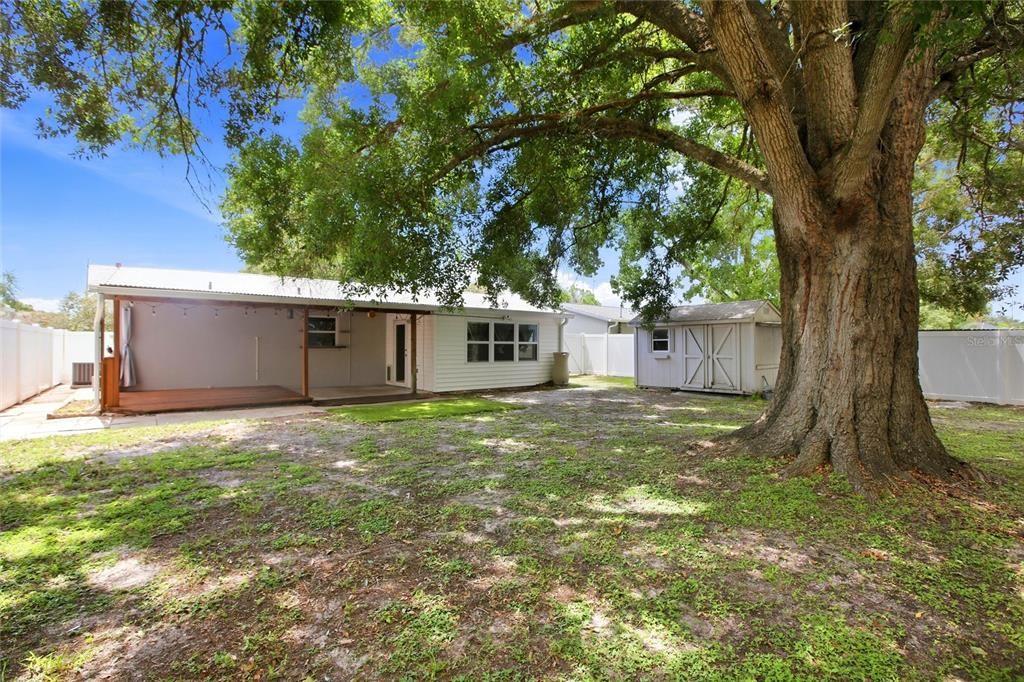 Active With Contract: $347,500 (2 beds, 2 baths, 1460 Square Feet)