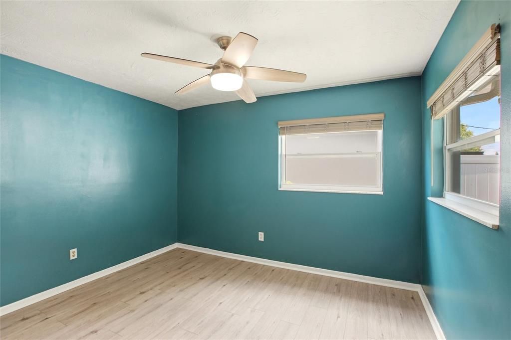 Active With Contract: $347,500 (2 beds, 2 baths, 1460 Square Feet)