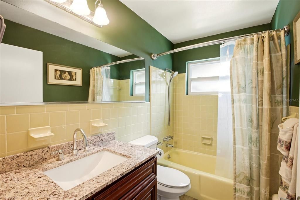 Active With Contract: $347,500 (2 beds, 2 baths, 1460 Square Feet)