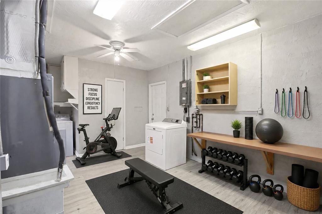 Active With Contract: $347,500 (2 beds, 2 baths, 1460 Square Feet)