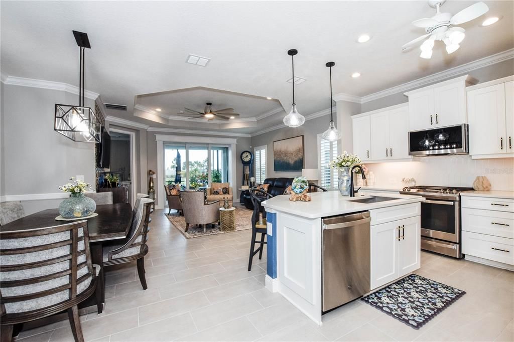 For Sale: $435,000 (2 beds, 2 baths, 1531 Square Feet)