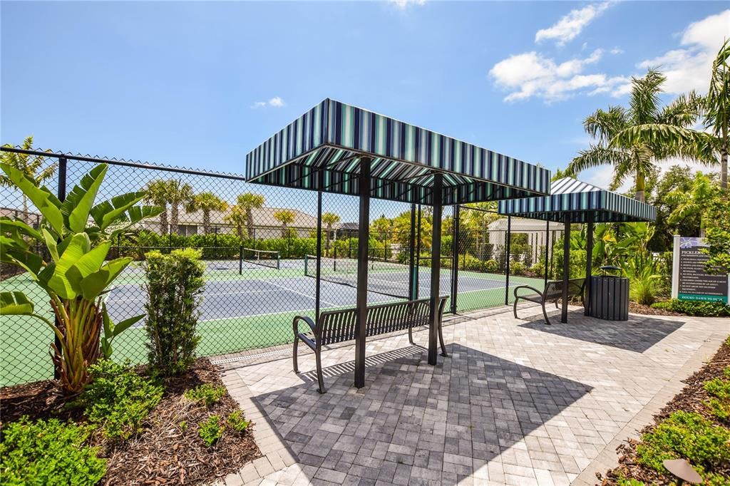For Sale: $435,000 (2 beds, 2 baths, 1531 Square Feet)