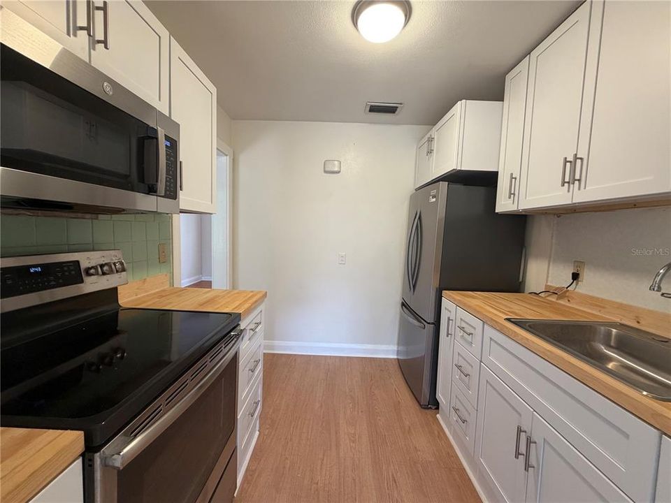 For Rent: $2,600 (3 beds, 2 baths, 1257 Square Feet)