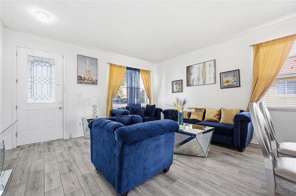 En Venta: $379,000 (3 camas, 2 baños, 2014 Pies cuadrados)