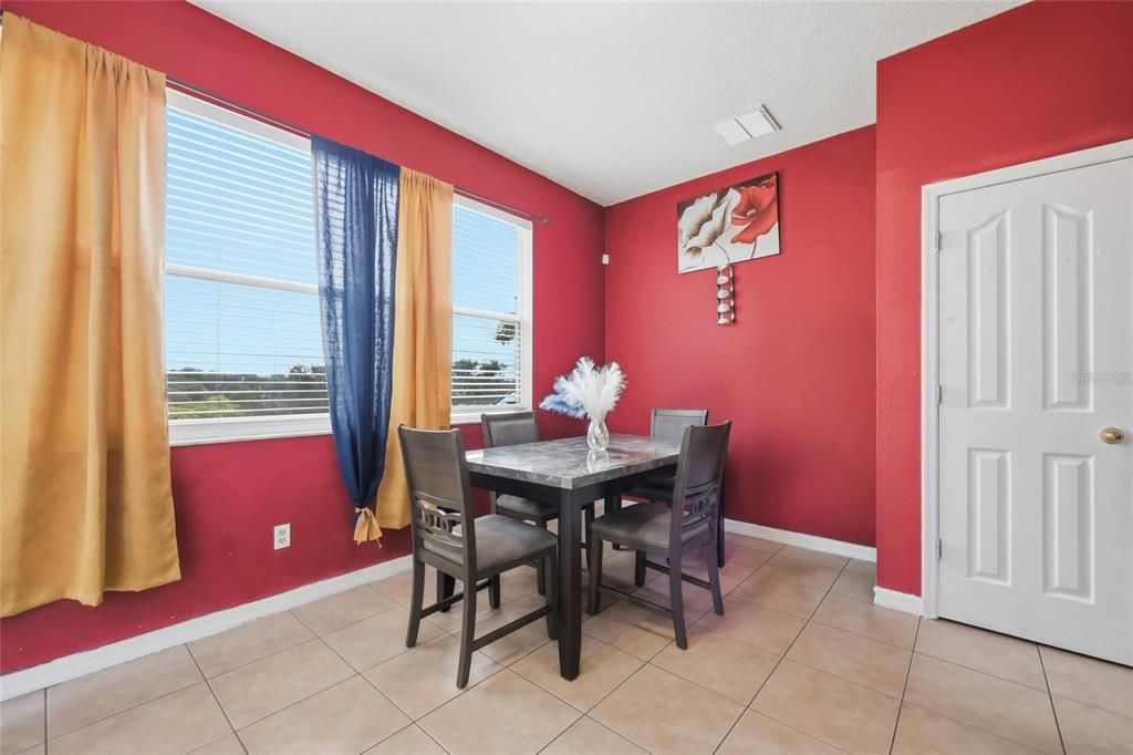 En Venta: $379,000 (3 camas, 2 baños, 2014 Pies cuadrados)