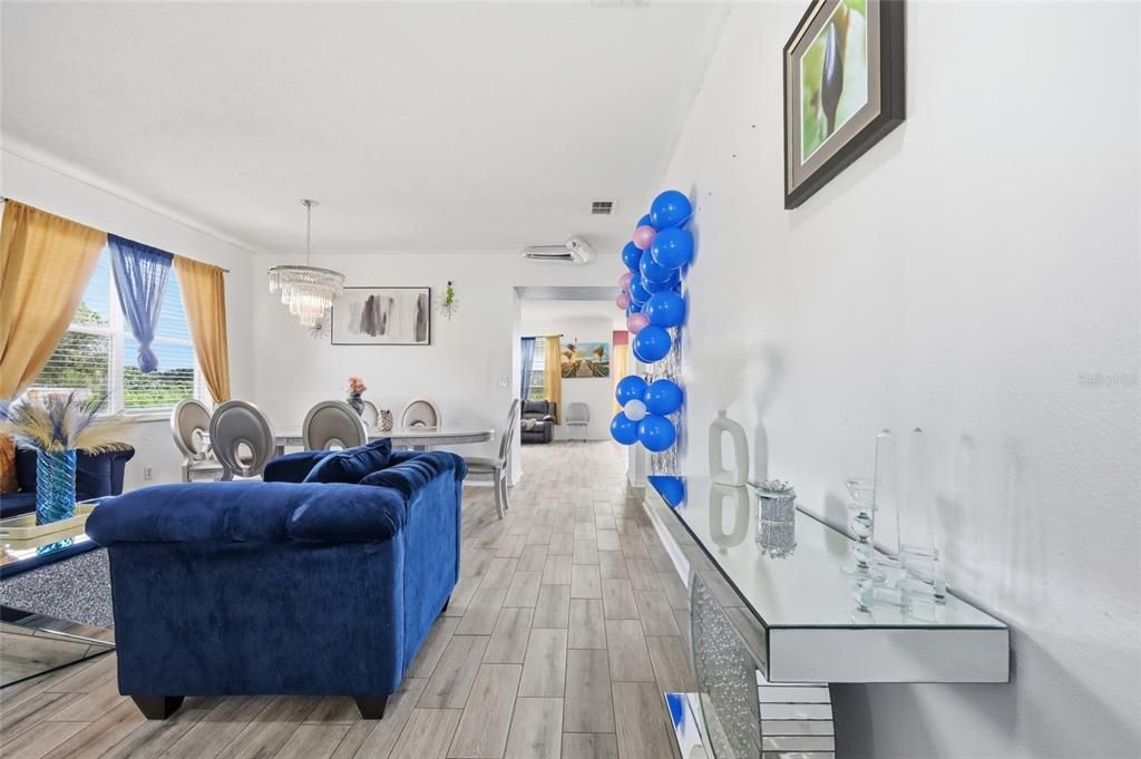 En Venta: $379,000 (3 camas, 2 baños, 2014 Pies cuadrados)
