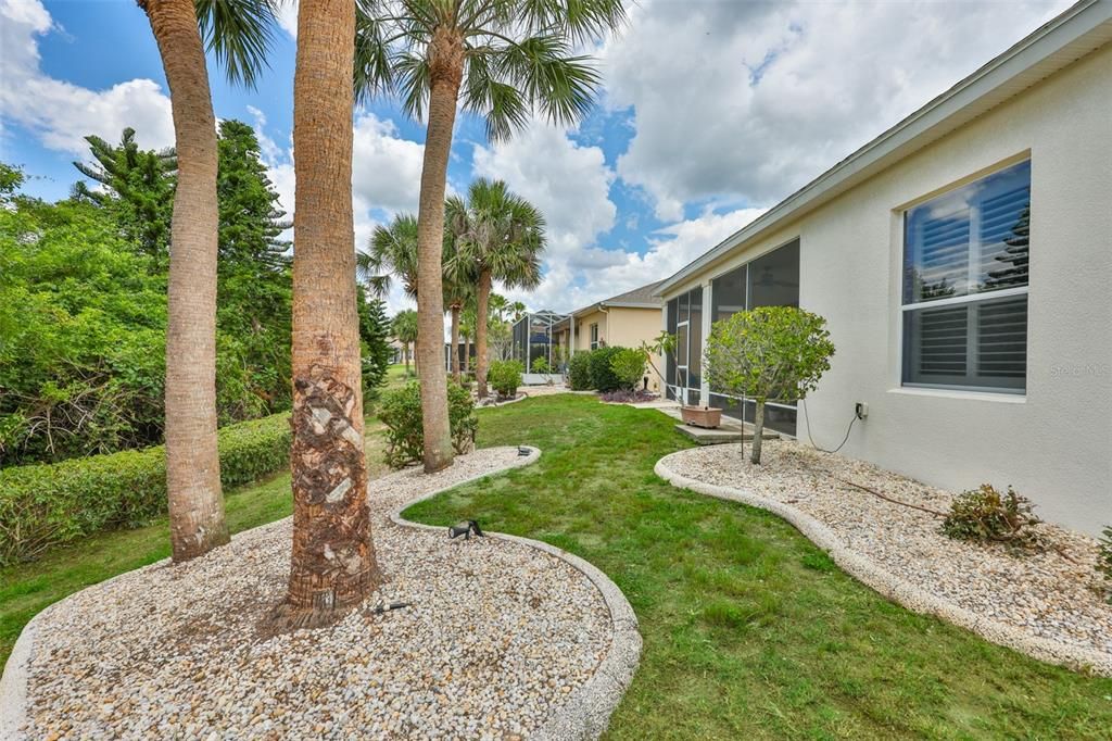 For Sale: $290,000 (2 beds, 2 baths, 1412 Square Feet)