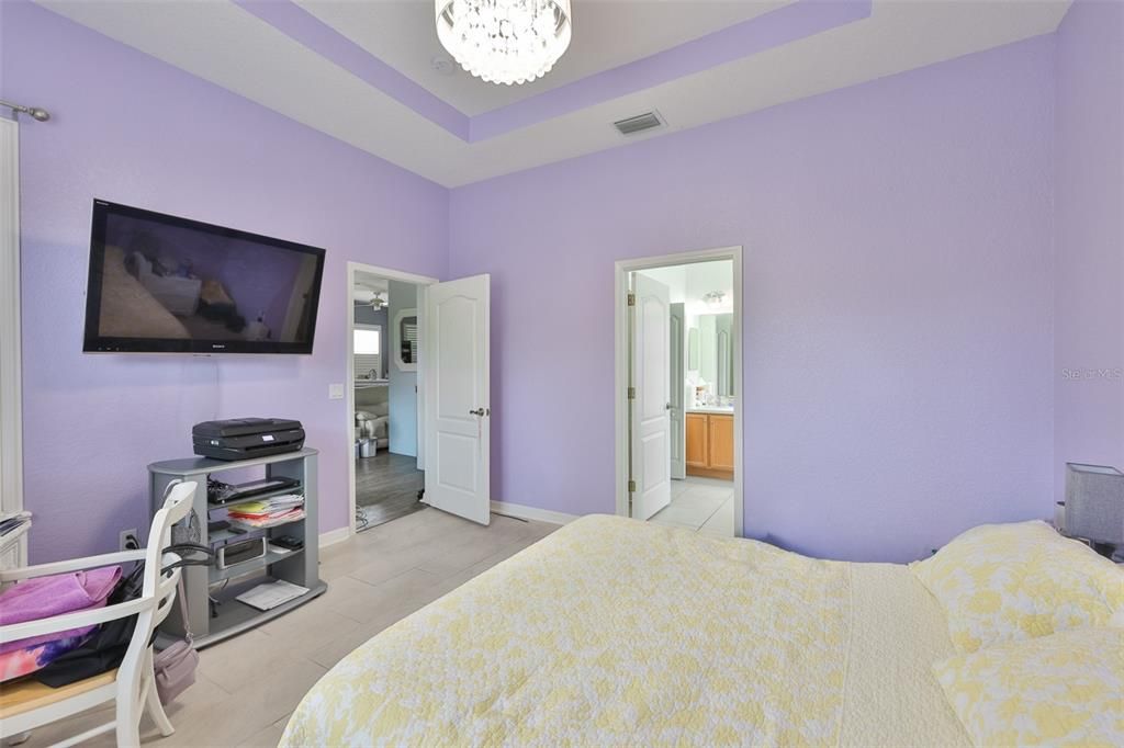 For Sale: $290,000 (2 beds, 2 baths, 1412 Square Feet)
