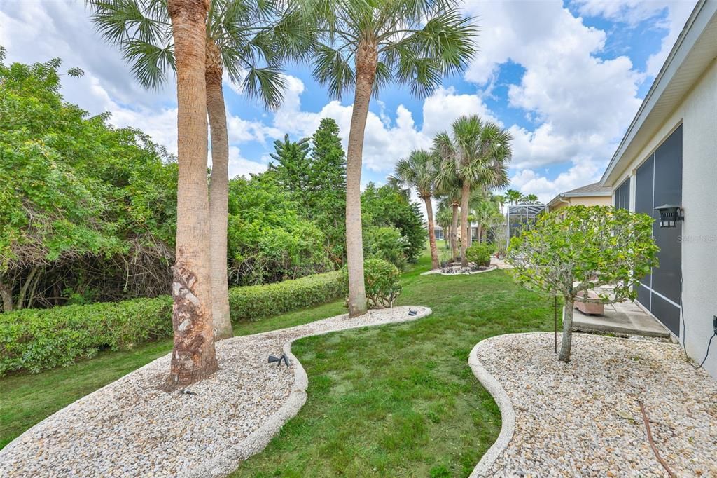 For Sale: $290,000 (2 beds, 2 baths, 1412 Square Feet)