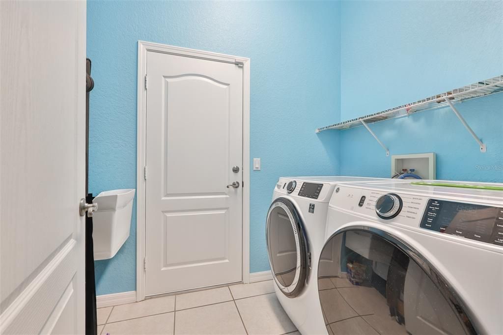 For Sale: $290,000 (2 beds, 2 baths, 1412 Square Feet)