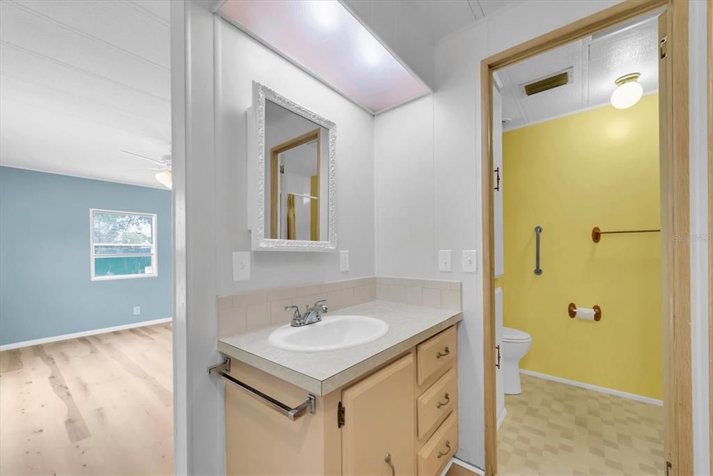 На продажу: $139,000 (2 спален, 2 ванн, 960 Квадратных фут)