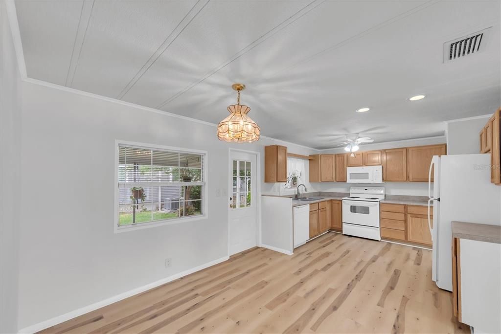 На продажу: $139,000 (2 спален, 2 ванн, 960 Квадратных фут)