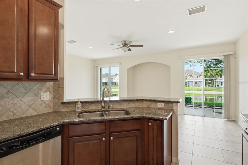 En Venta: $425,000 (3 camas, 2 baños, 1776 Pies cuadrados)