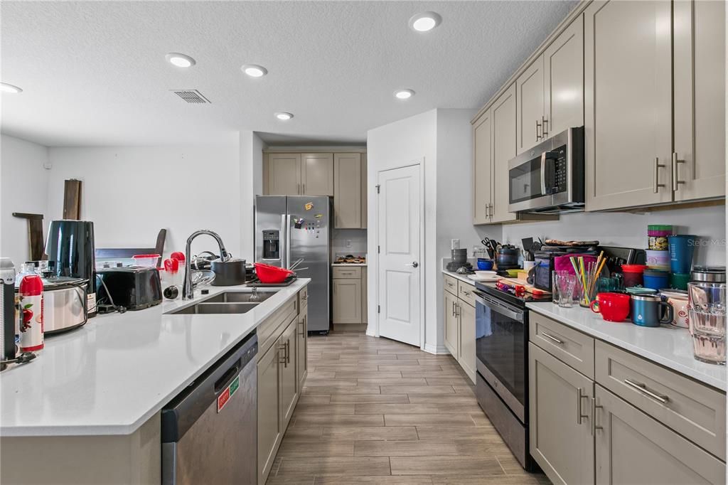 For Sale: $345,000 (4 beds, 2 baths, 1874 Square Feet)