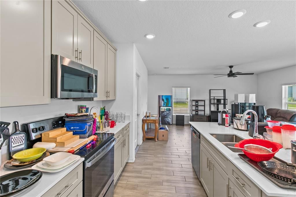 For Sale: $345,000 (4 beds, 2 baths, 1874 Square Feet)