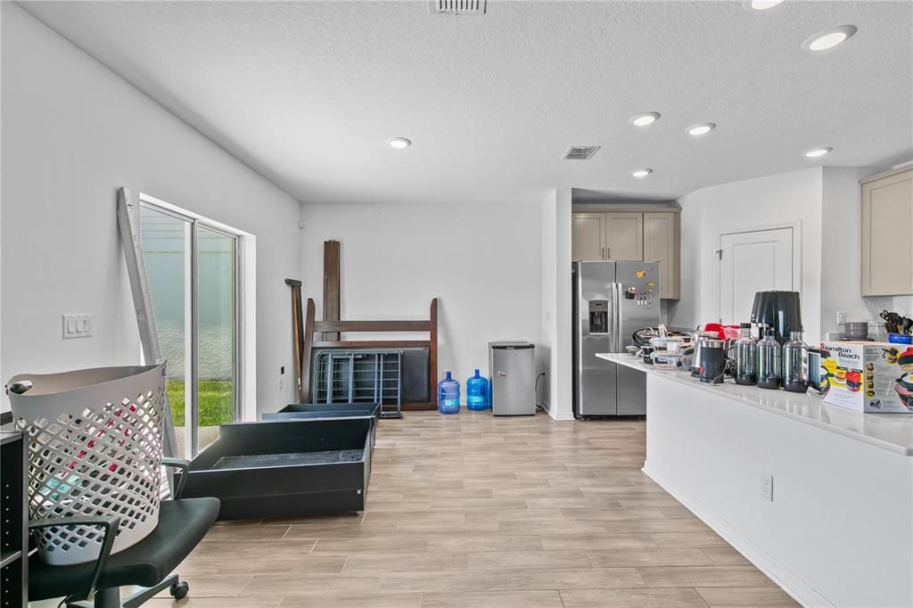 For Sale: $345,000 (4 beds, 2 baths, 1874 Square Feet)