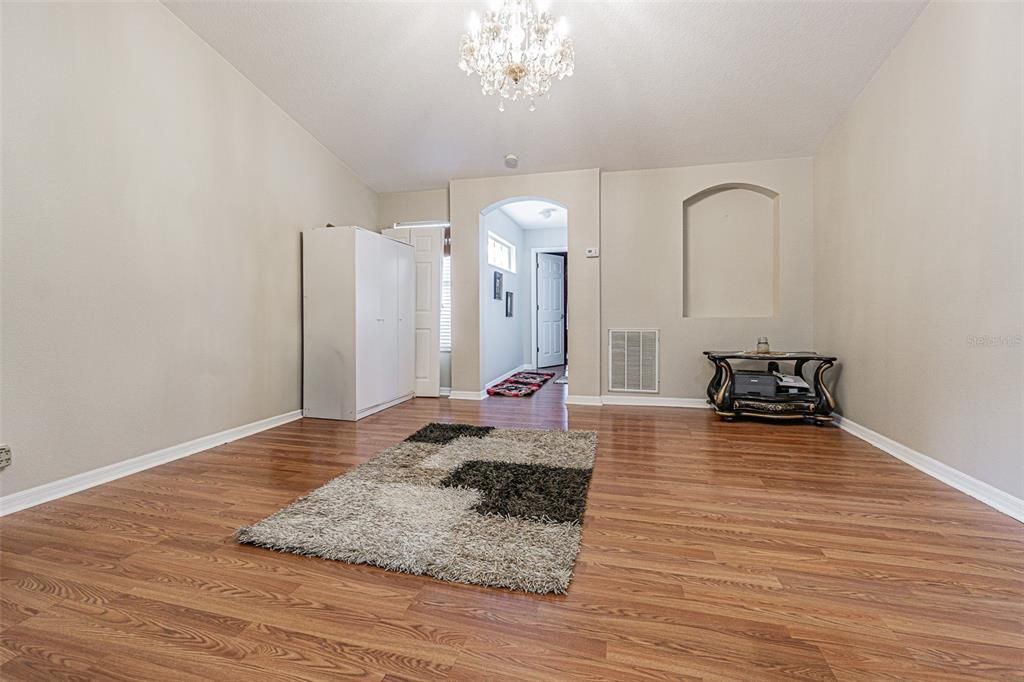 For Sale: $365,000 (2 beds, 2 baths, 1731 Square Feet)