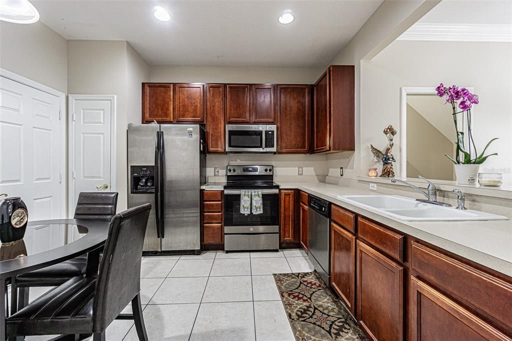 For Sale: $365,000 (2 beds, 2 baths, 1731 Square Feet)