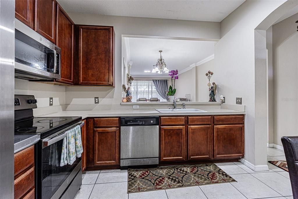 For Sale: $365,000 (2 beds, 2 baths, 1731 Square Feet)
