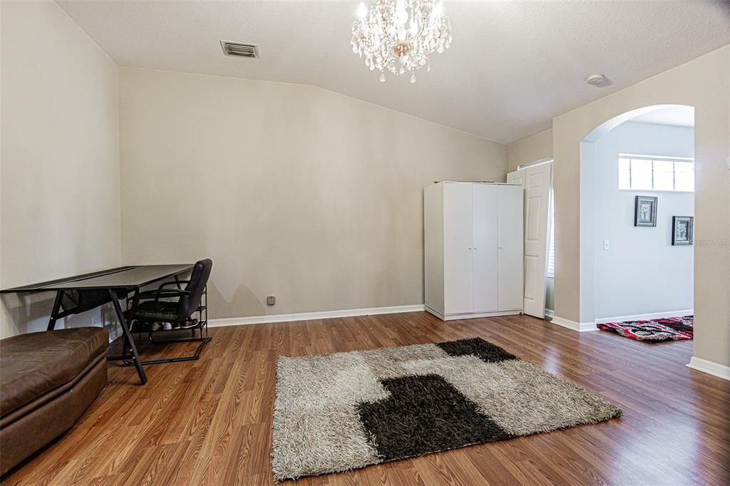 For Sale: $365,000 (2 beds, 2 baths, 1731 Square Feet)